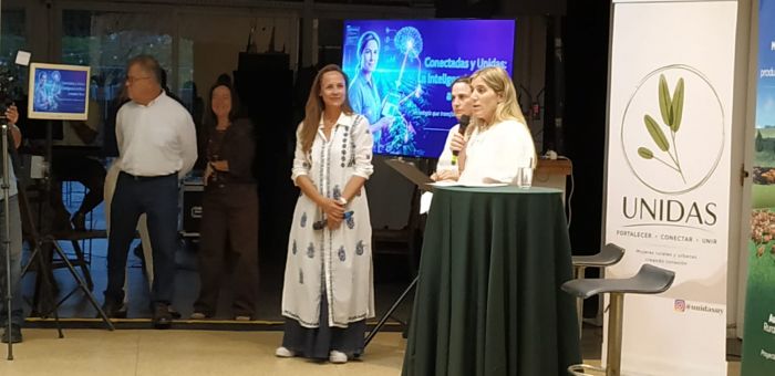 Taller sobre inteligencia artificial organizado por el grupo “Unidas”