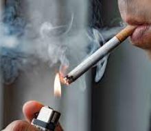 Proyecto busca prohibir arrojar colillas de cigarrillos en Montevideo tras “deterioro”