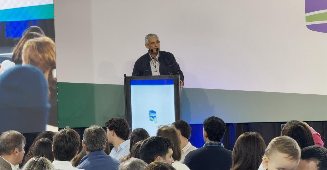 A_los_90_años_de_Conaprole_Gabriel_Fernández_destacó_el_valor_de_los_productores_la_unión_cooperativa_y_la_búsqueda_de_nuevos_mercados.jpeg