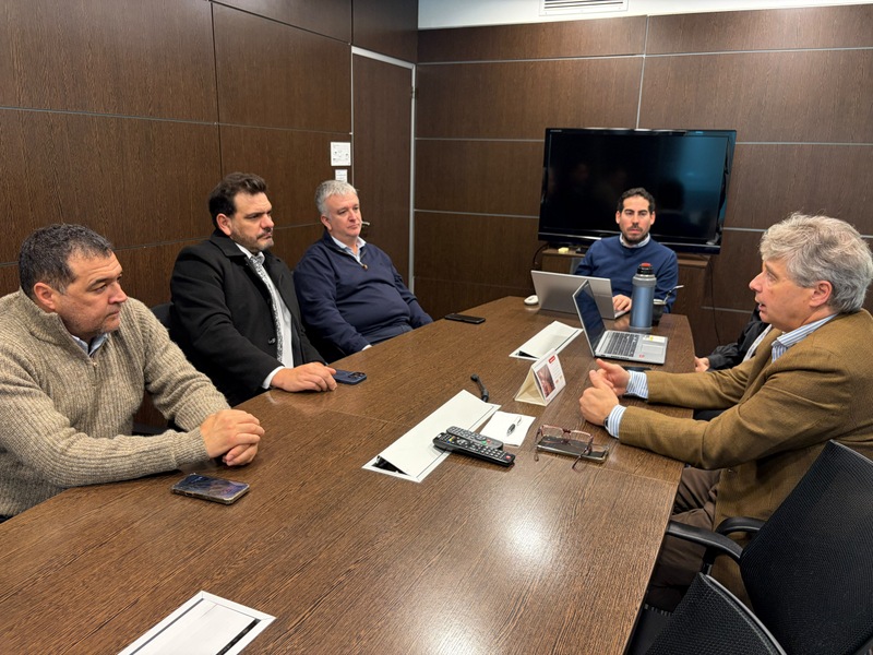 Autoridades_de_la_Junta_Departamental_se_reunieron_con_AGESIC_para_fortalecer_los_servicios_web_del_Legislativo.jpg