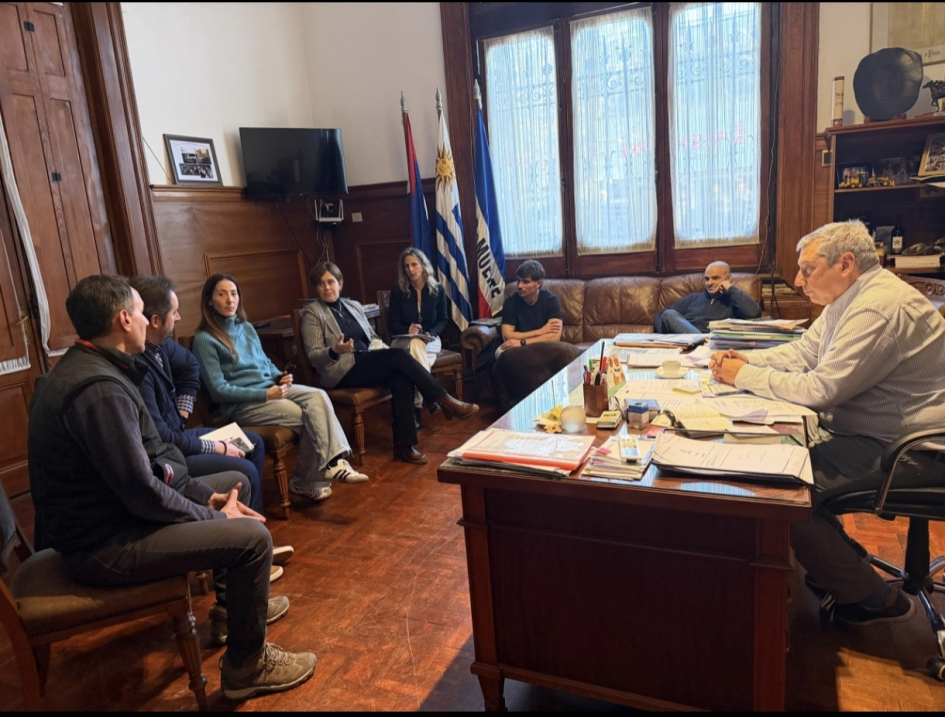 Intendencia_y_Centro_Comercial_coordinan_acciones.jpg