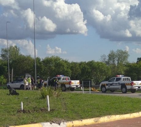 Otro_accidente_en_la_rotonda_de_Mendoza_Grande_auto_impactó_contra_el_guardarraíl.jpeg