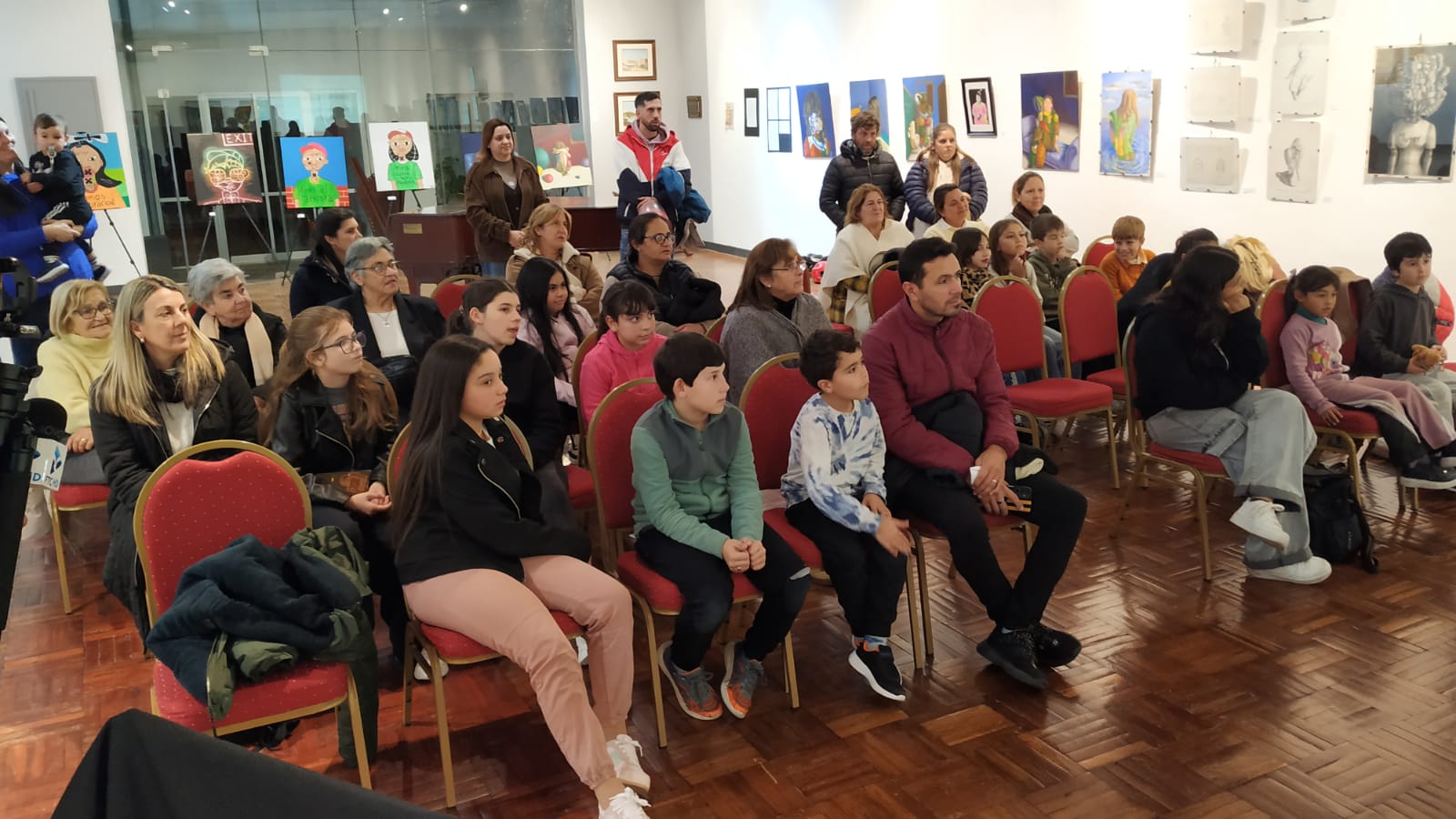 Presentación_del_logo_ganador_del_Club_de_Lectura_Infantil_y_del_libro_de_Nicol_Díaz_4.jpeg