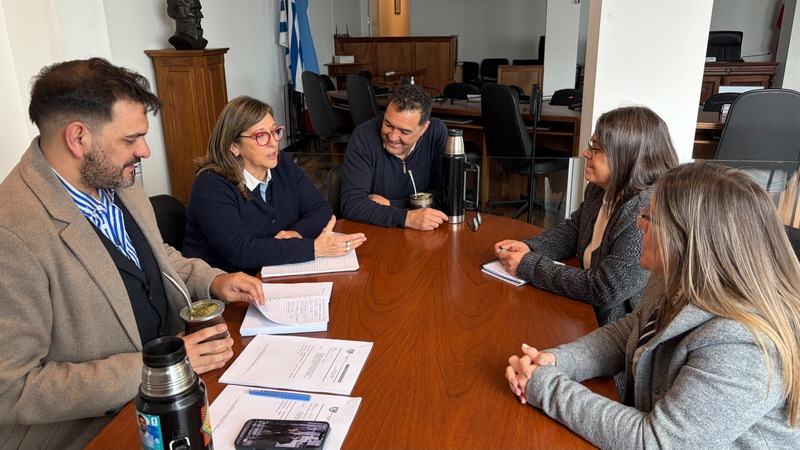 Presidente_de_la_Junta_Departamental_se_reunió_con_autoridades_de_INAU.jpg