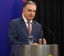 Orsi sigue bajando en el ranking de presidentes de Latinoamérica y salió del top 10