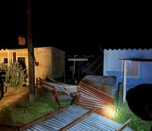 Fuertes vientos provocaron daños en distintos puntos del departamento