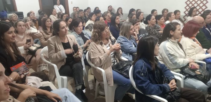 Jornada “Cómo acompañar a mi adolescente”