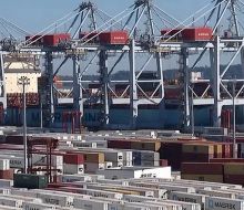 Exportaciones de bienes caen 16% interanual en agosto