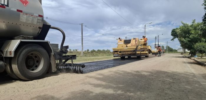 Avanzan las obras de bituminización en calle Larrañaga