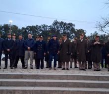 Comenzaron los actos conmemorativos por el 201.º aniversario de la Declaratoria de la Independencia con el izado de la Bandera Nacional