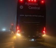 Terrible: quiso suicidarse en el baño del ómnibus, luego saltó hacia la ruta y murió