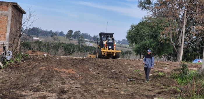 Se realiza limpieza de predios que rodean al Club de Niños del Prado Español