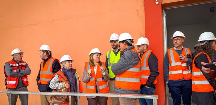 Andrea Brugman recorrió obras de la piscina departamental en su primer día como Intendente interina
