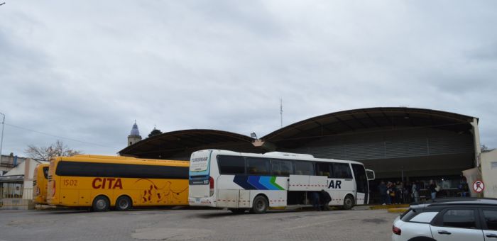 Desvíos en el recorrido de ómnibus este lunes por corte de tránsito en calle 18 de Julio