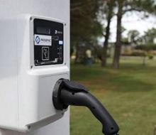 Roban cables de cargadores de vehículos eléctricos e investigan si hay una organización delictiva detrás