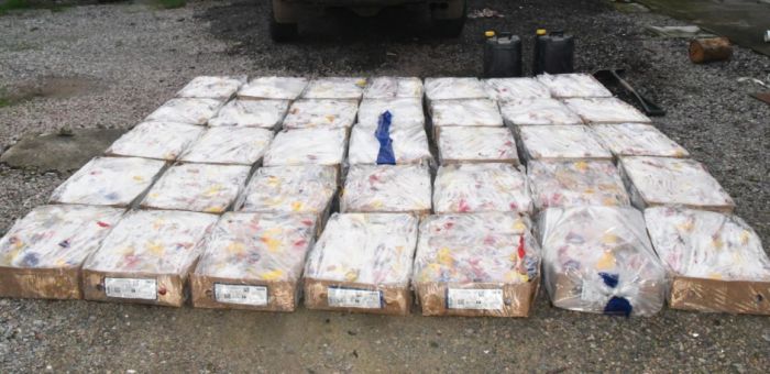 Incautan 700 kilos de pollo de contrabando y 40 litros de nafta en zona de Fray Marcos