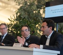 Gobierno y Aeropuertos Uruguay firmaron acuerdo con incentivos por incremento en venta de pasajes y nuevas rutas
