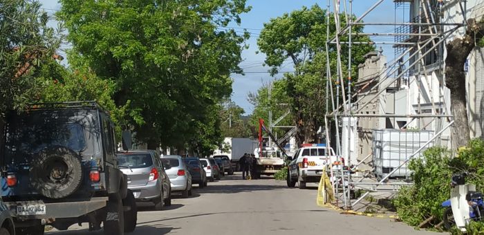 Funcionario municipal sufrió fracturas tras caer de una grúa 