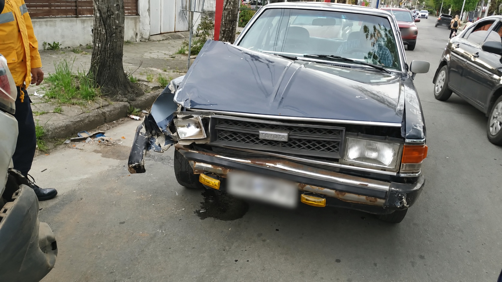 Choque_entre_un_auto_y_una_camioneta_en_Grauert_casi_Sierra_sin_lesionados.jpg