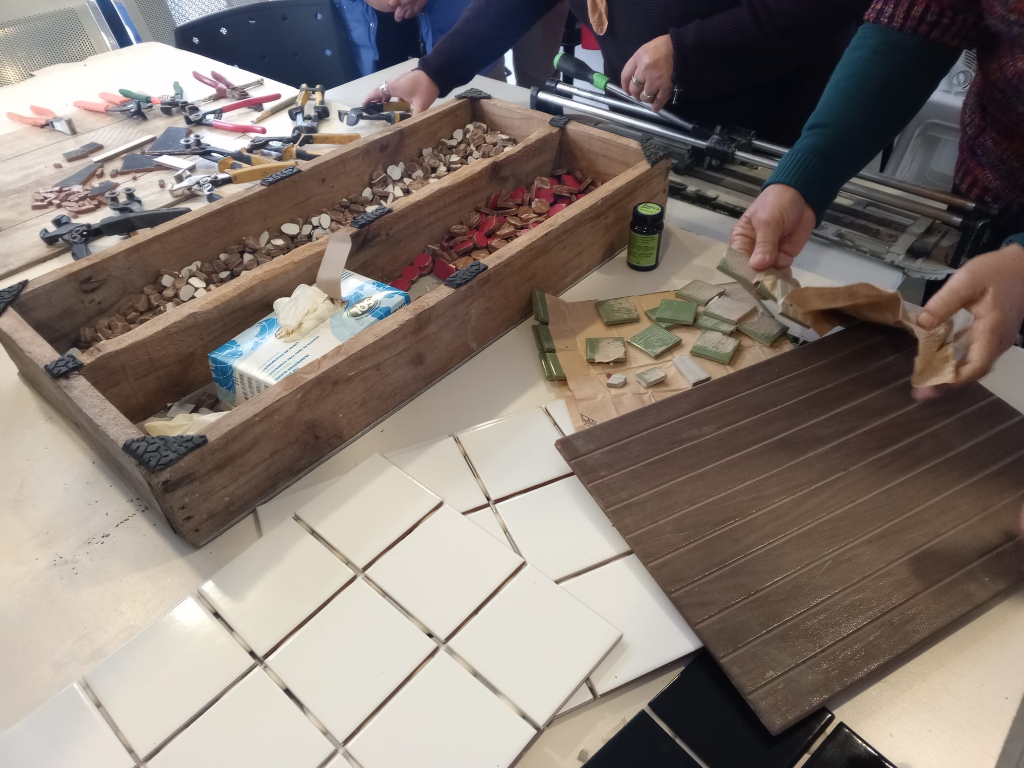 Comenzó_la_creación_de_un_mural_en_mosaico_en_homenaje_a_Irineo_Leguisamo_4.jpeg