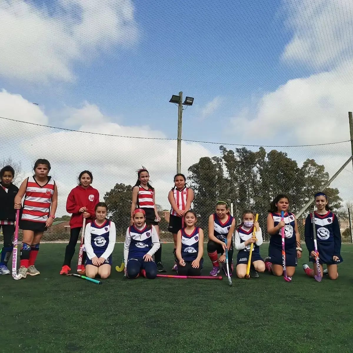 32 equipos participaron de jornada de Hockey en el Club Quilmes 2