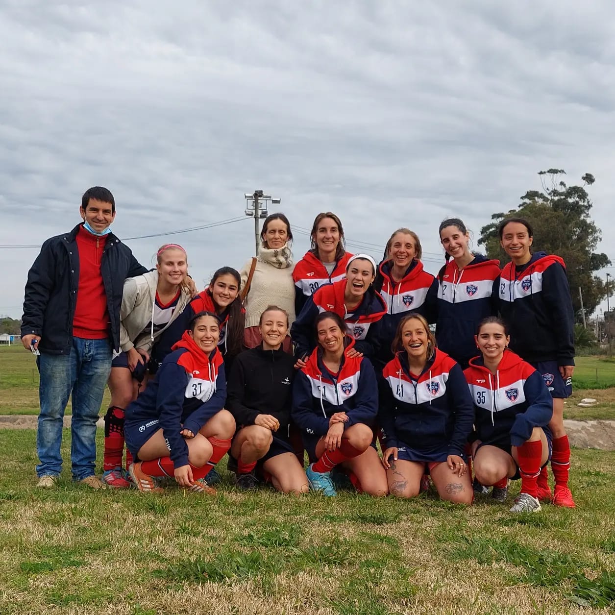 32 equipos participaron de jornada de Hockey en el Club Quilmes 3