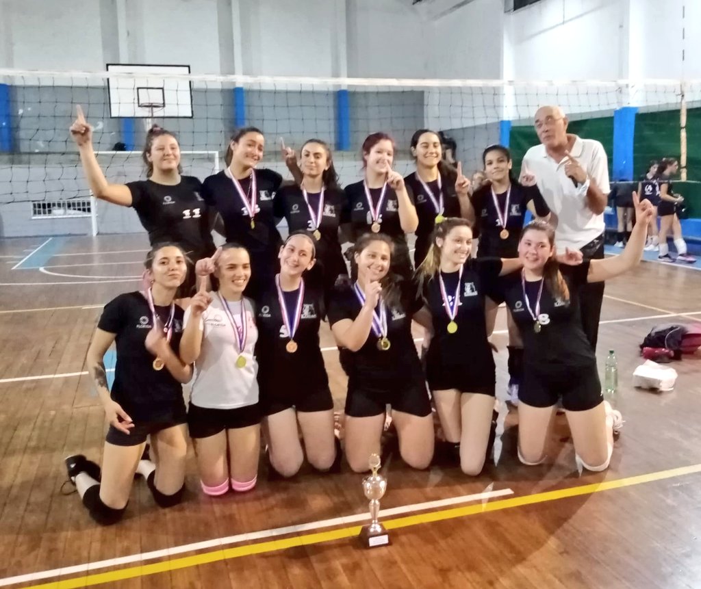 Voleibol Las Lobitas sub 18 campeonas regionales