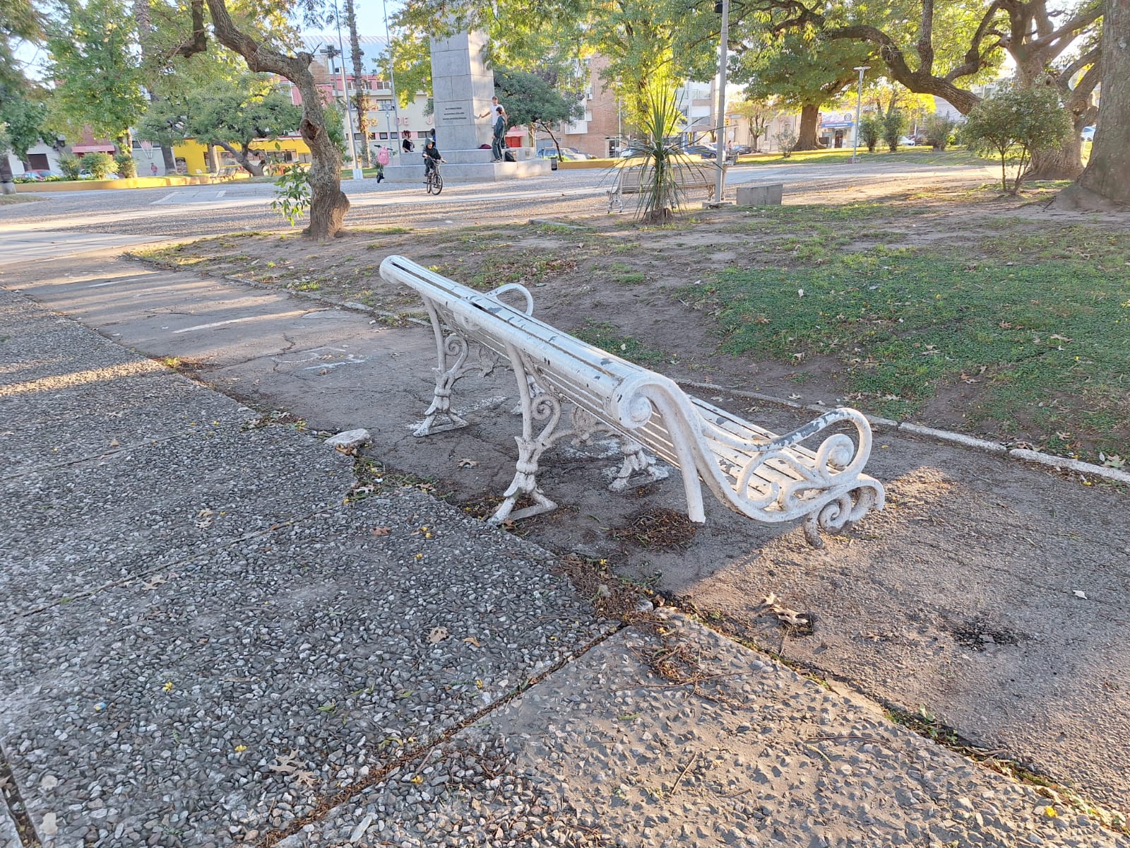 Denuncian_actos_de_vandalismo_en_Plaza_Artigas.jpeg