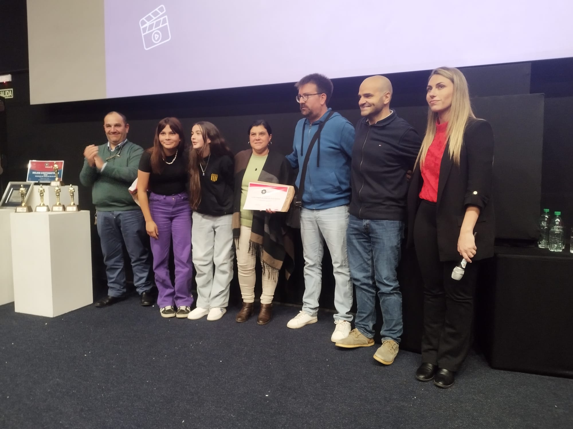 Detrás_de_la_Señal_del_Liceo_I.M.O._ganó_la_cuarta_edición_de_Filma_Florida_4.jpeg