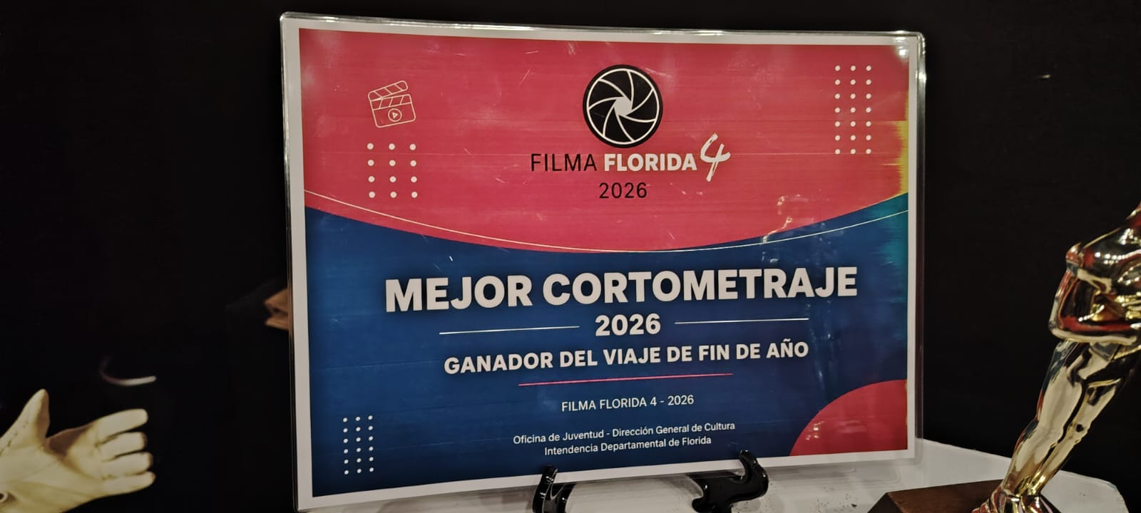 Detrás_de_la_Señal_del_Liceo_I.M.O._ganó_la_cuarta_edición_de_Filma_Florida_7.jpeg