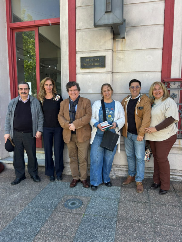 El_arquitecto_y_académico_William_Rey_se_reunió_con_integrantes_de_la_Comisión_de_Patrimonio_de_Florida.jpg