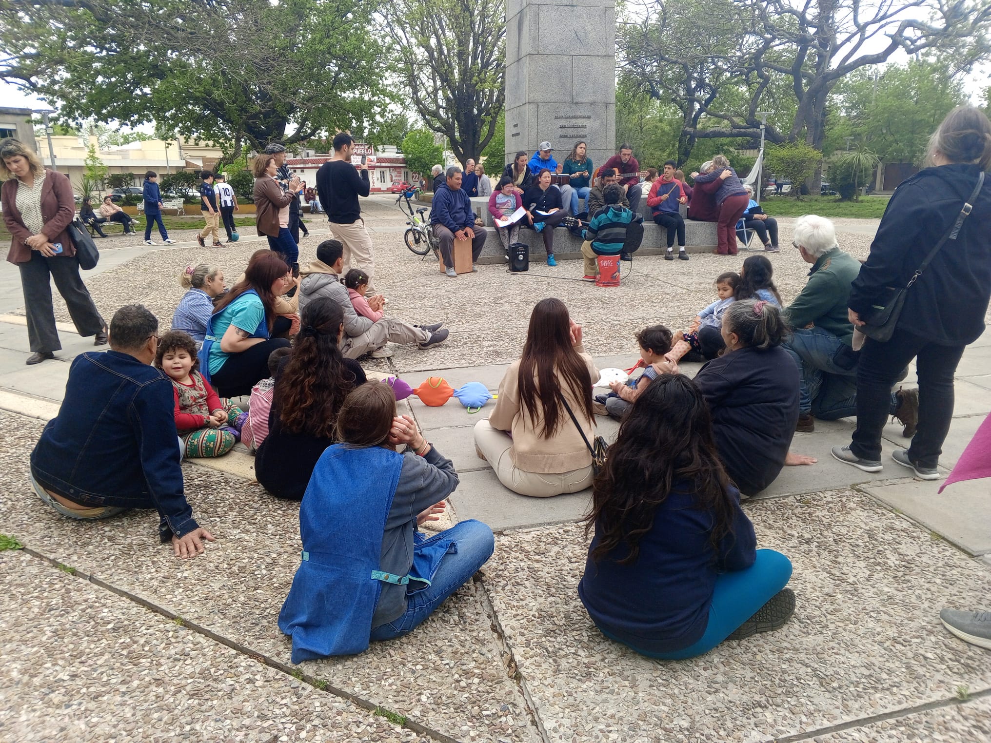 Florida_compartió_una_jornada_intergeneracional_por_el_Mes_de_las_Personas_Mayores_2.jpeg