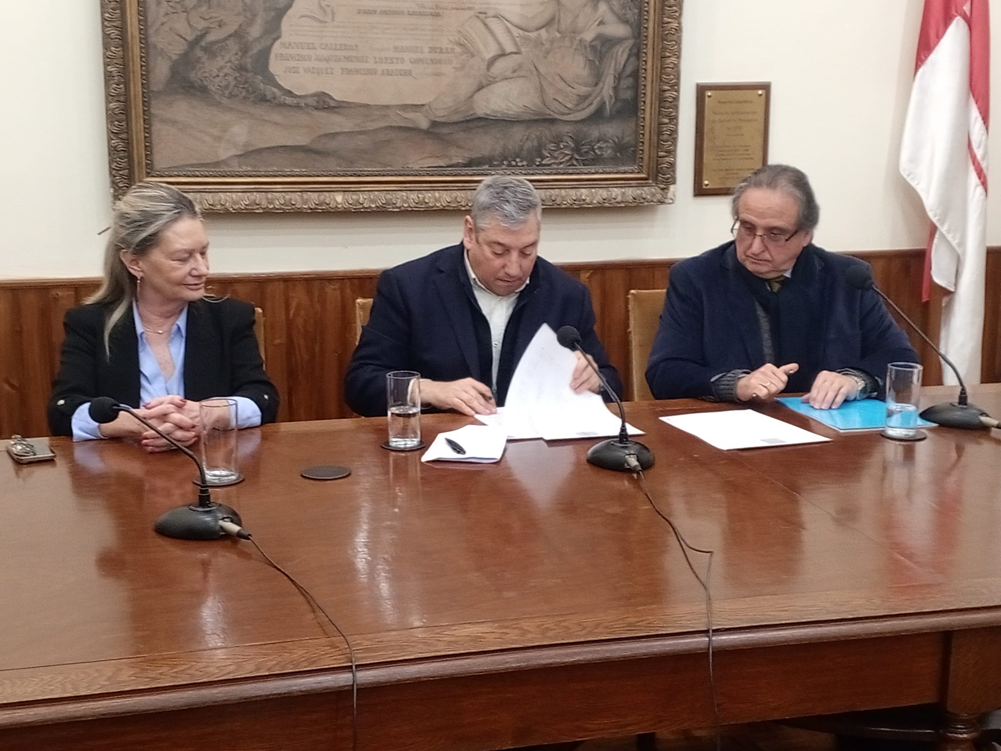 Intendencia_de_Florida_y_IUSUR_firmaron_convenio_para_impulsar_la_formación_y_capacitación.jpeg