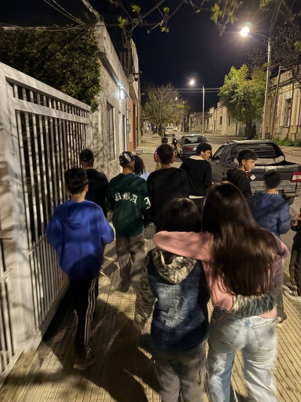 Intervención_urbana_de_concientización_sobre_la_prevención_del_suicidio_juvenil_4.jpg
