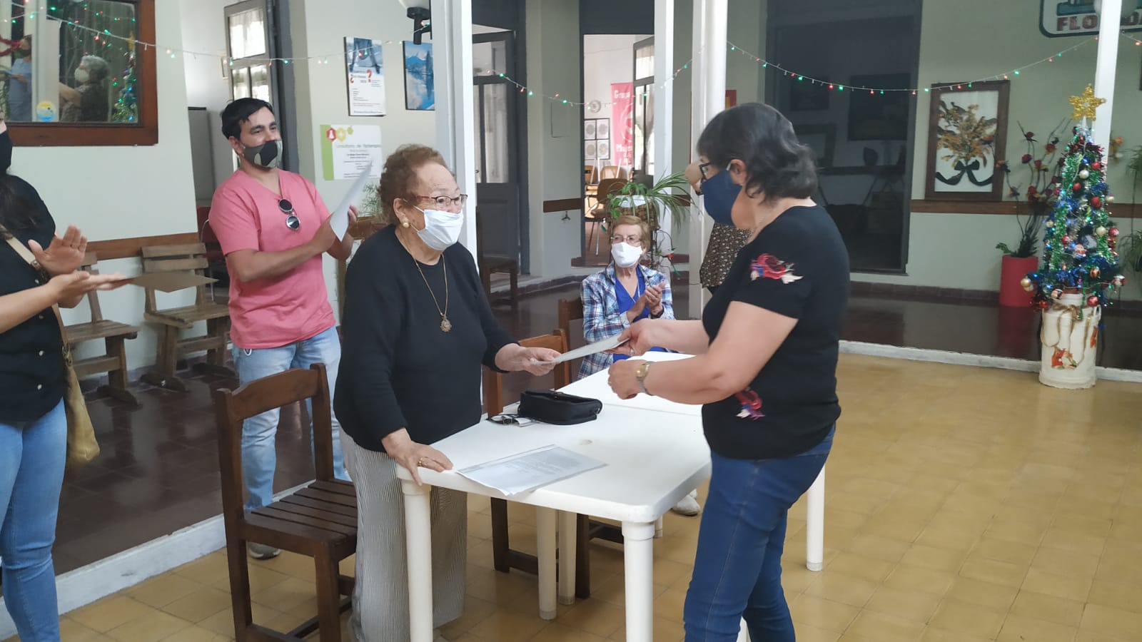 Asociación de Pasivos entregó premios del concurso literario Waldemar Giménez Cascojpg