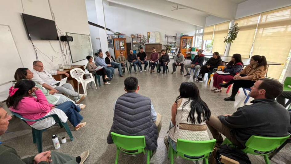 Autoridades de la Intendencia se reunieron con vecinos del barrio Fernández Mura