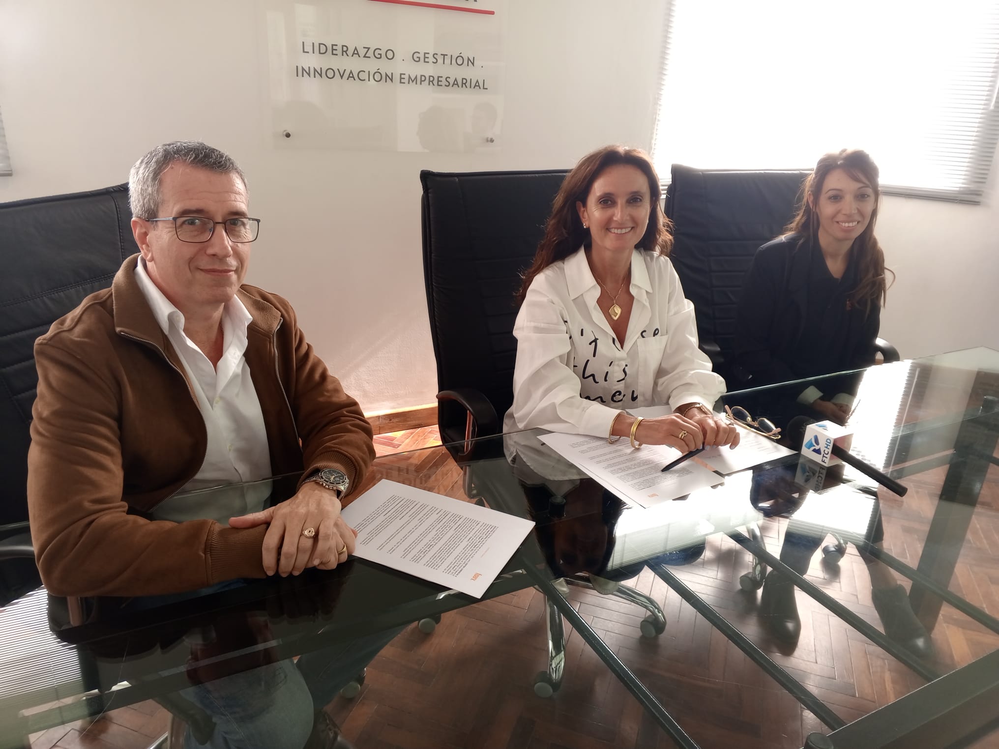 CCIF firmó acuerdo con Fiserv