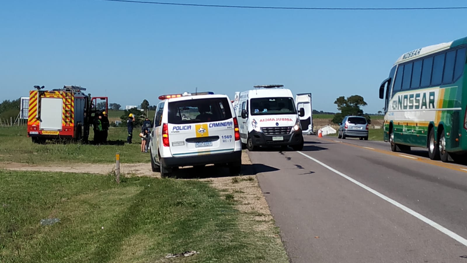 Camioneta volcó tras evitar choque de frente 2