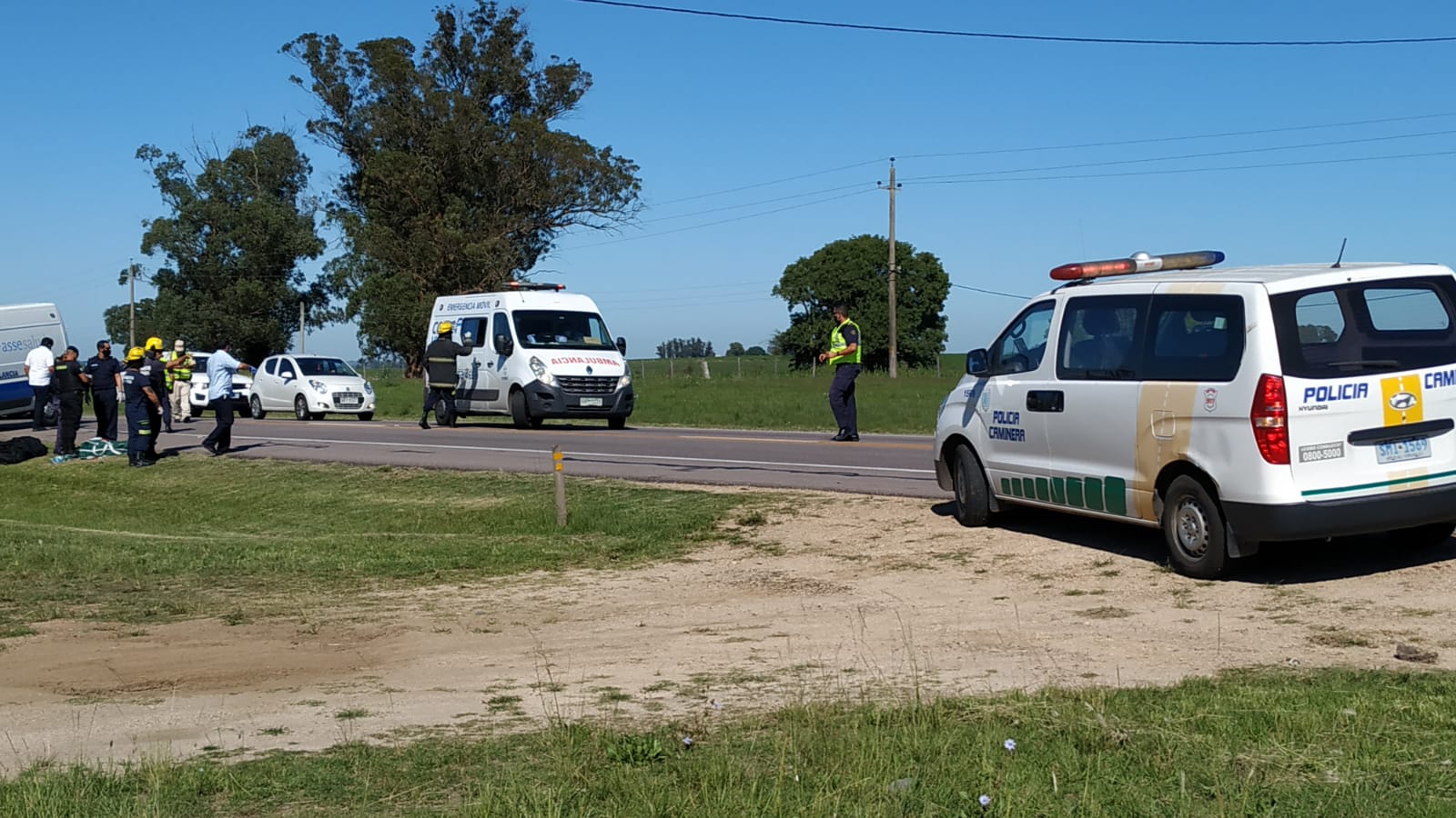 Camioneta volcó tras evitar choque de frente 3