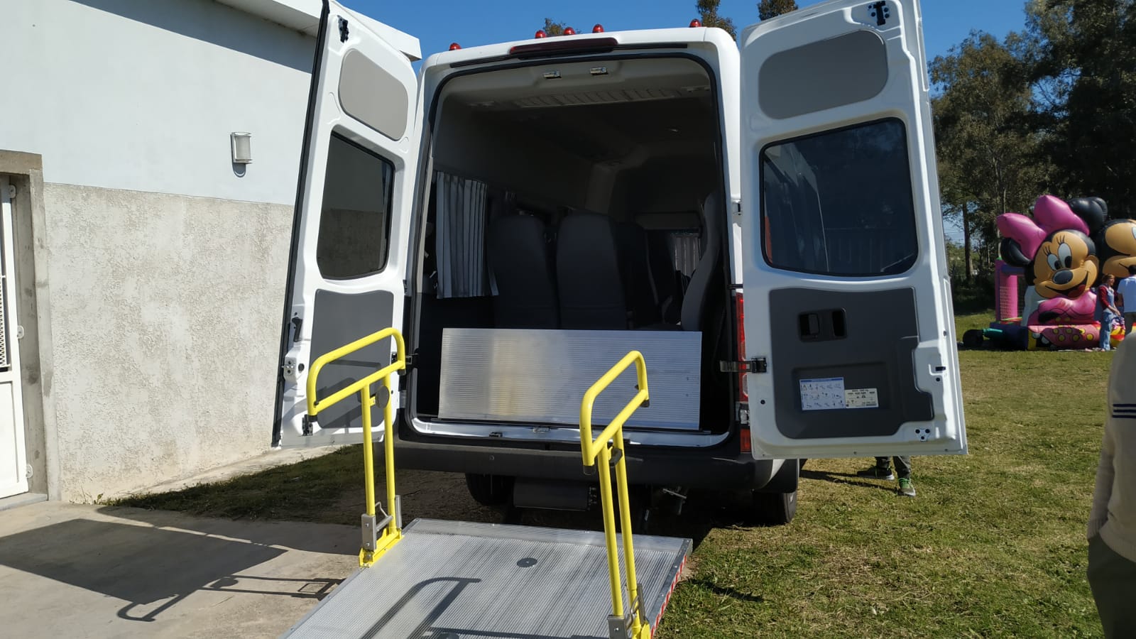 Centro Dr. Jacobo Zibil celebró sus 42 años y presentó la nueva camioneta 4