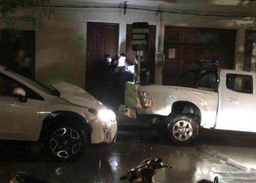 Chocan camioneta de la Guardia Municipal