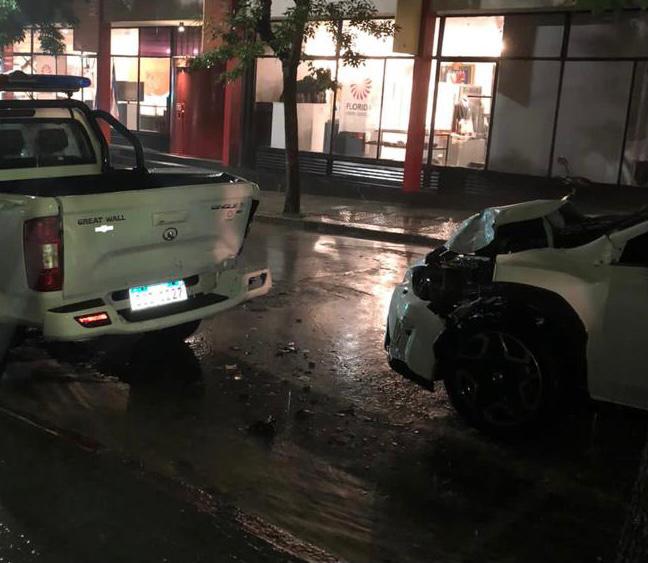 Chocan camioneta de la Guardia Municipal 2