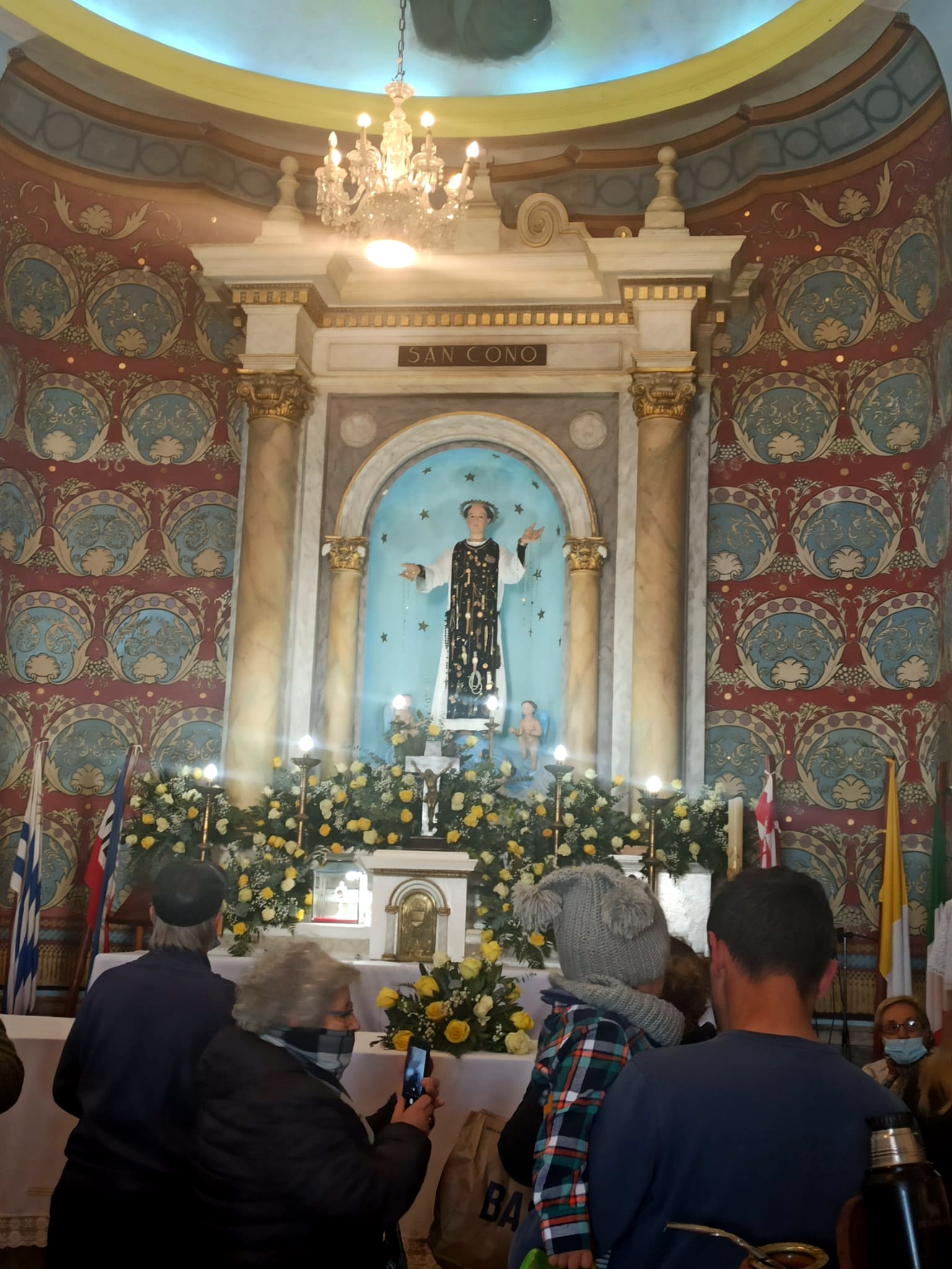 Cientos de devotos a San Cono realizaron la procesión por calles de la ciudad 4