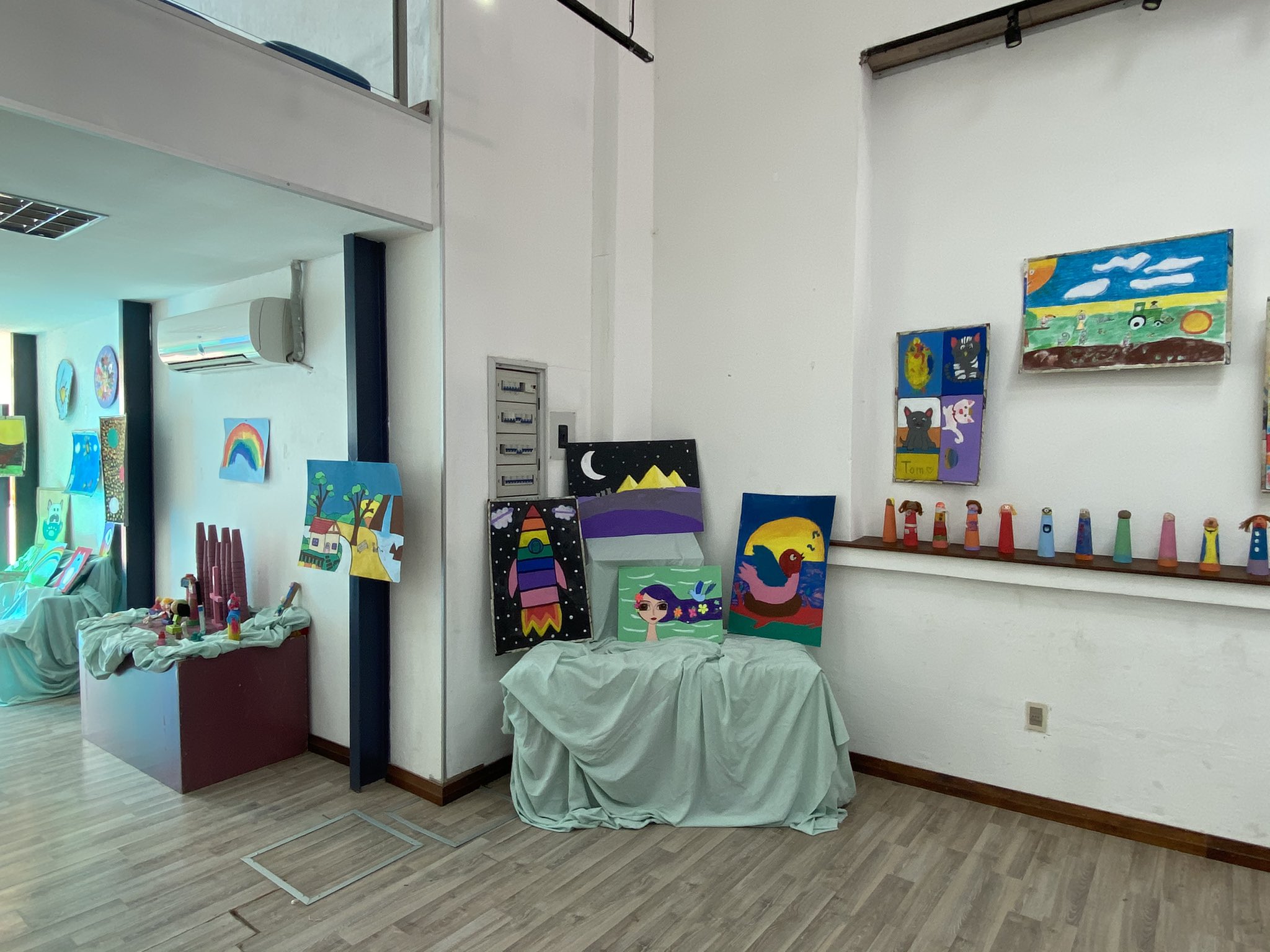 Cierre de cursos Exposición y entrega de diplomas de Expresión Artística 4