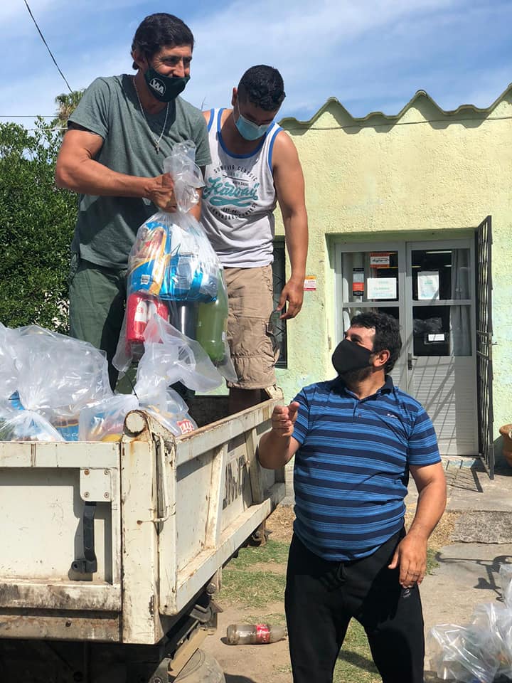 Continúa la entrega de canastas de ADEOM
