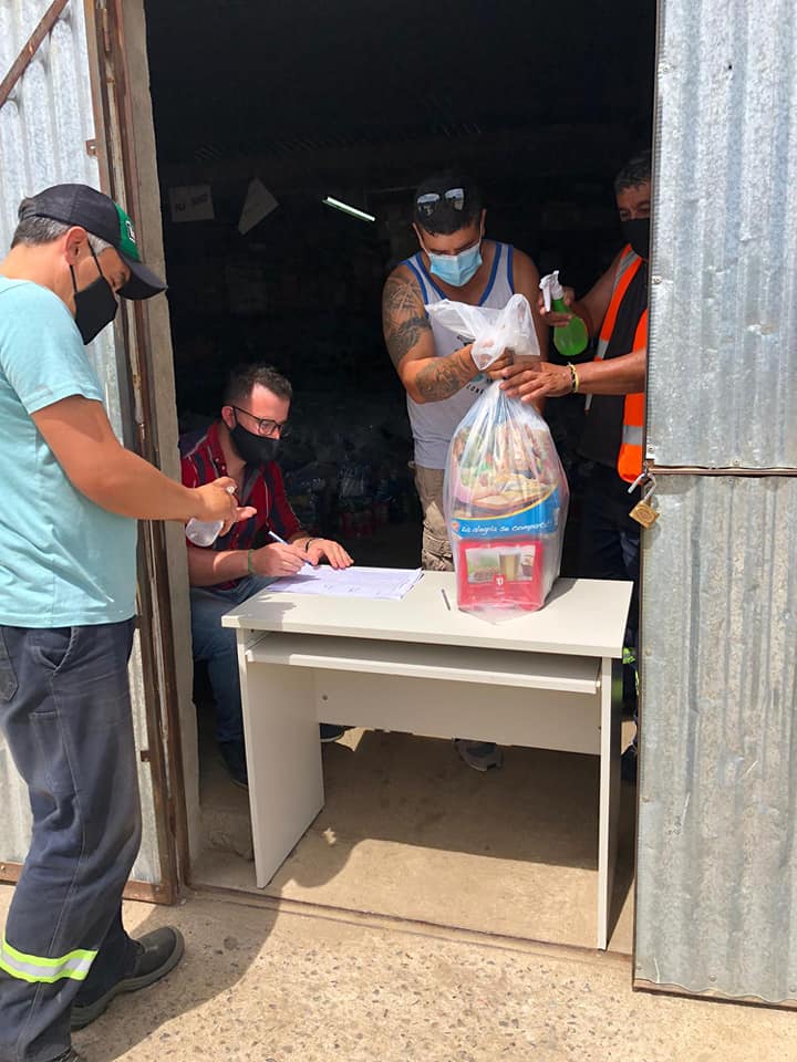 Continúa la entrega de canastas de ADEOM 2