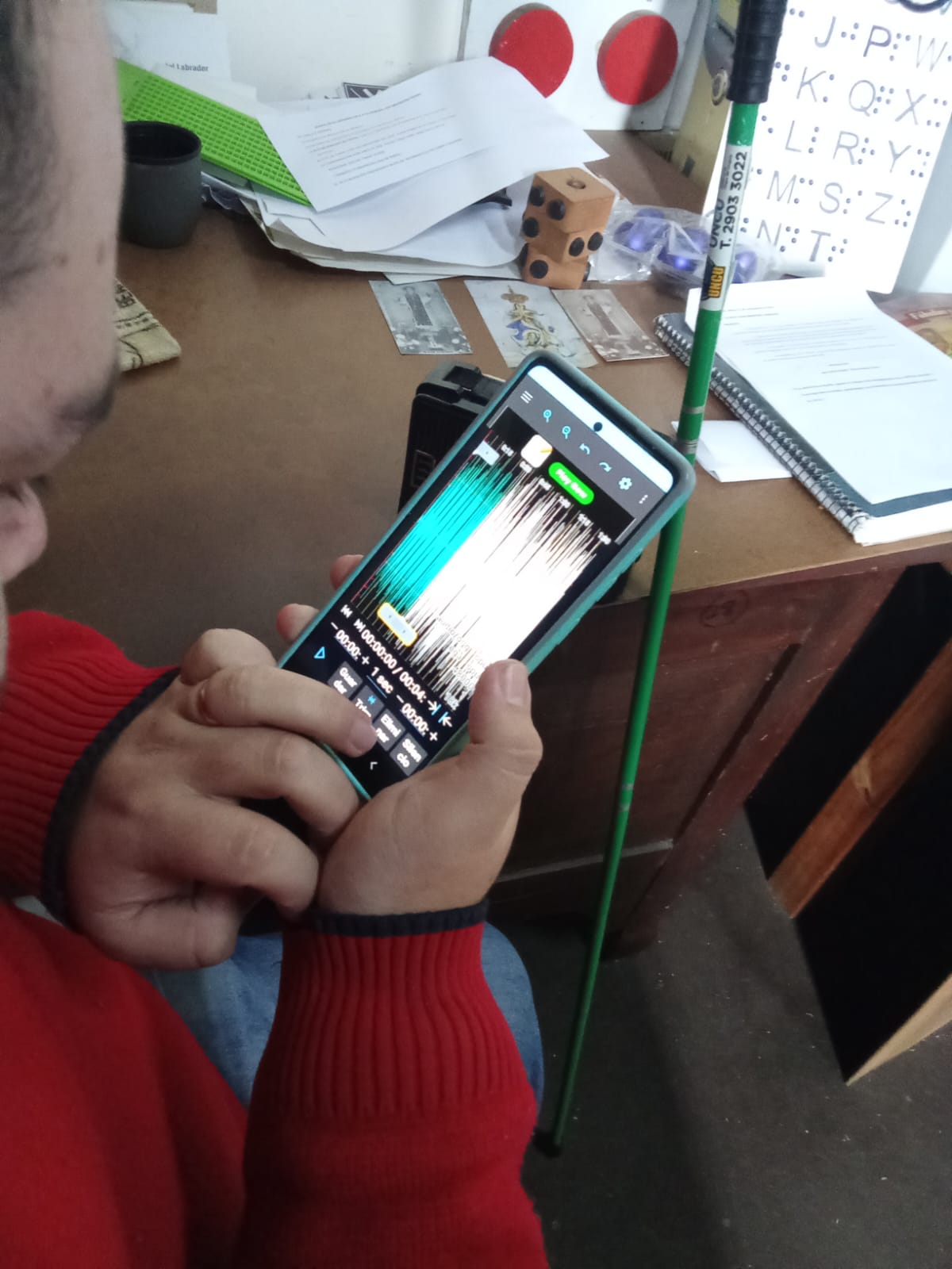 Continúan los talleres de operador de radio y edición para usuarios del Centro Braille Florida