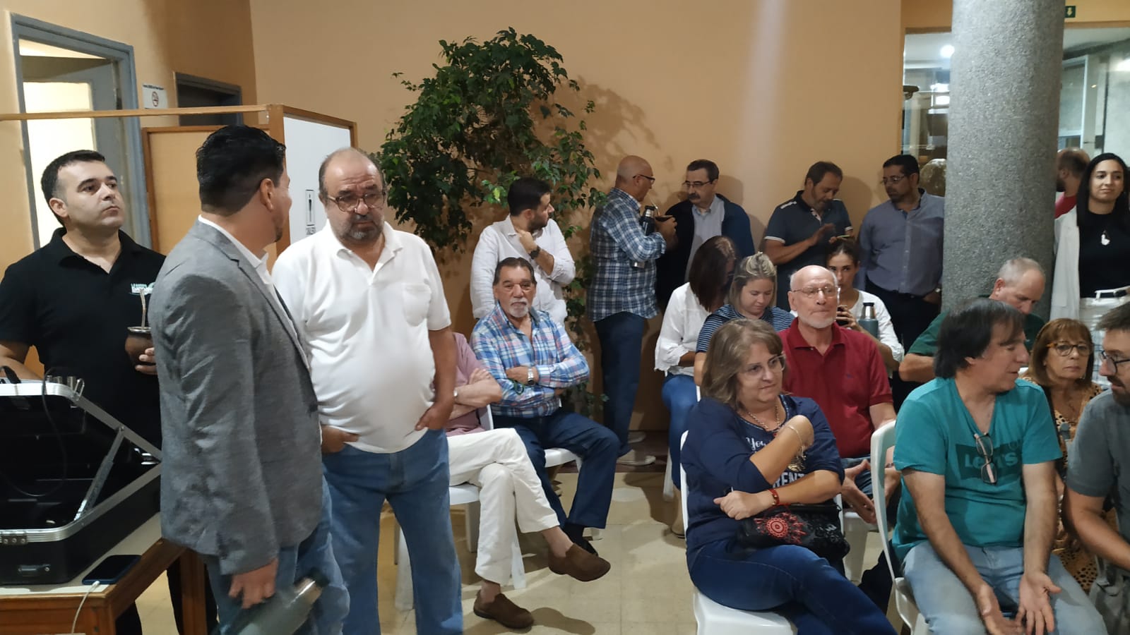 Departamentales 2025 El candidato a Intendente Pablo Lanz presentó su equipo 4