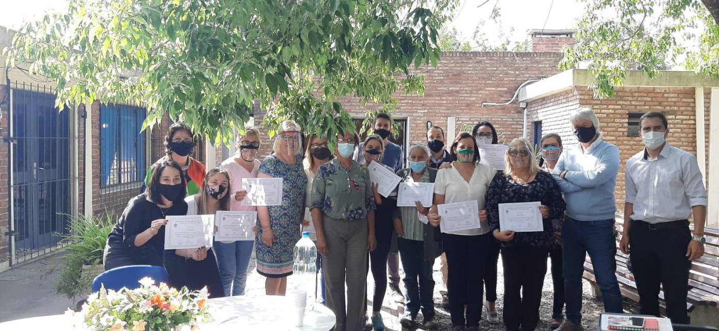 Entrega de certificados a funcionarios de la IDF y Junta