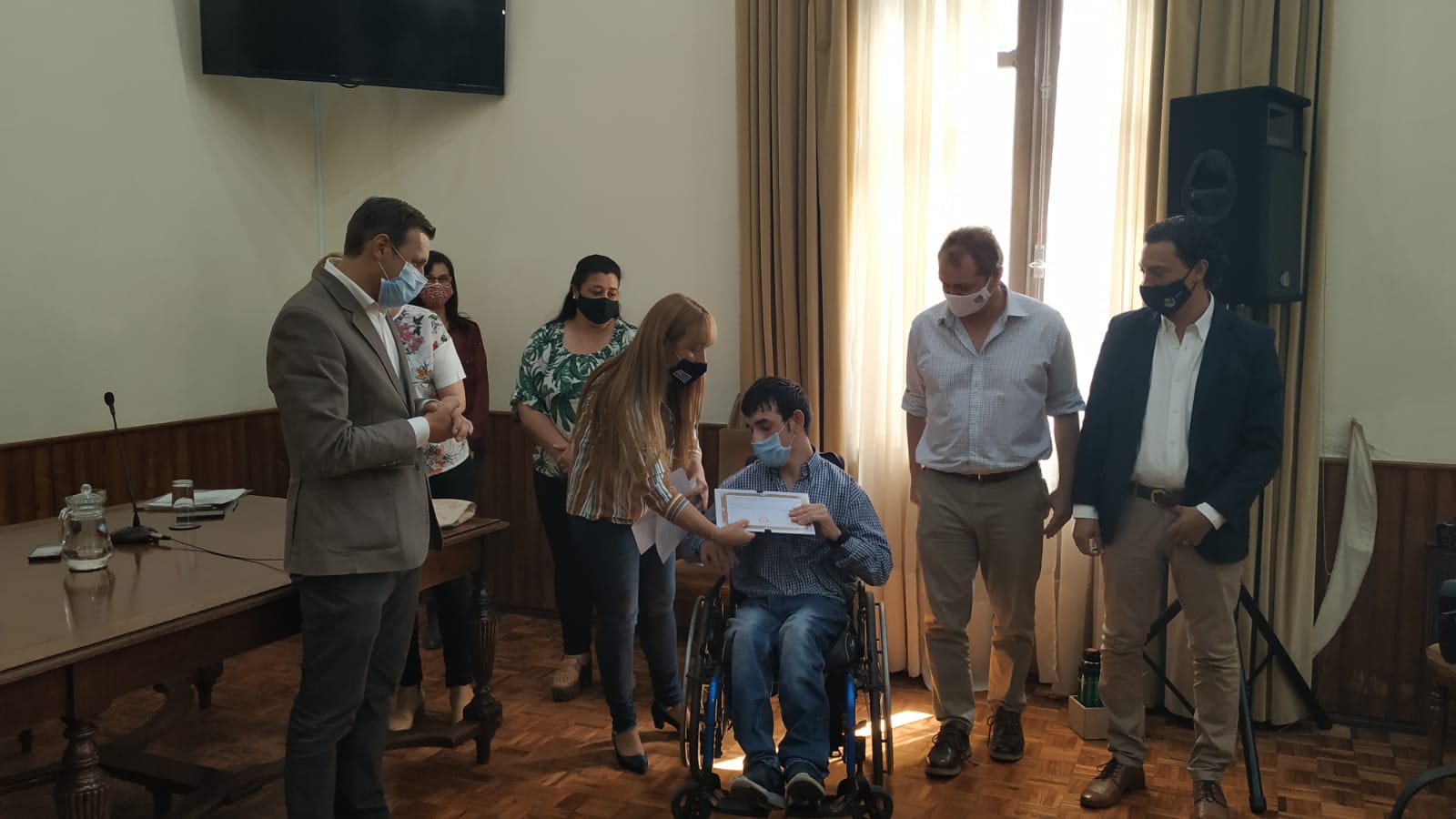 Entrega de cheques a proyectos mediante el Programa de Obras por Convenios Sociales del MTOP 4